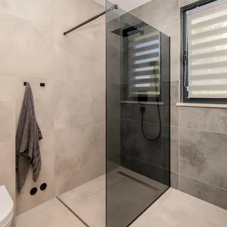 Infinity Gem Mit Beheizbarem Pool In Medulin, Istrien - By Istrabook Villa *