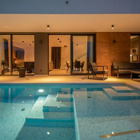 Infinity Gem Mit Beheizbarem Pool In Medulin, Istrien - By Istrabook Medulin
