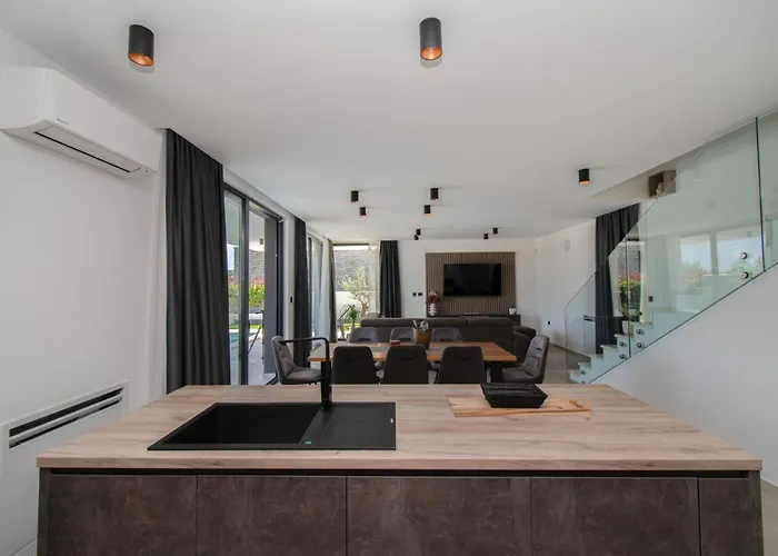 Infinity Gem Mit Beheizbarem Pool In Medulin, Istrien Villa Medulin