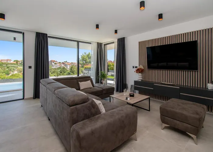 Infinity Gem Mit Beheizbarem Pool In Medulin, Istrien Villa
