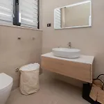 Infinity Gem Mit Beheizbarem Pool In Medulin, Istrien Villa