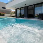 Infinity Gem Mit Beheizbarem Pool In Medulin, Istrien Villa Medulin