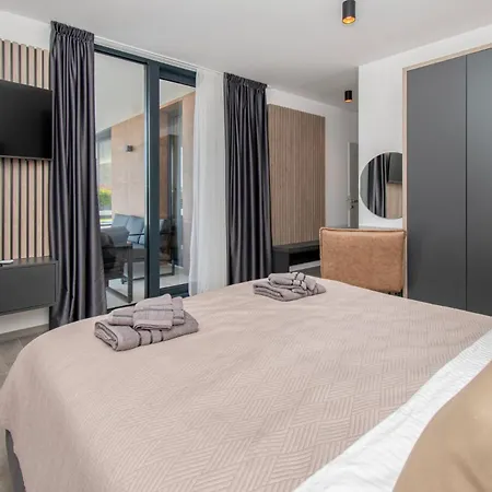 Villa Infinity Gem Mit Beheizbarem Pool In Medulin, Istrien *