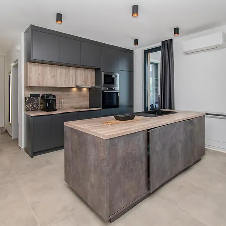 Infinity Gem Mit Beheizbarem Pool In Medulin, Istrien Villa *