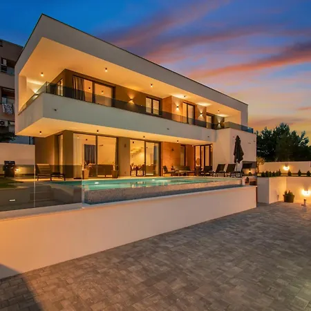 Infinity Gem Mit Beheizbarem Pool In Medulin, Istrien * Medulin