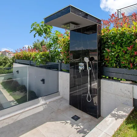 Infinity Gem Mit Beheizbarem Pool In Medulin, Istrien Medulin