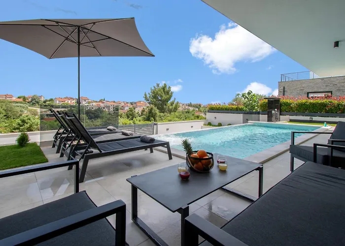 Infinity Gem Mit Beheizbarem Pool In Medulin, Istrien 메덜린