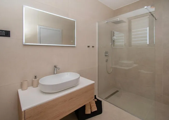 Infinity Gem Mit Beheizbarem Pool In Medulin, Istrien 빌라 *