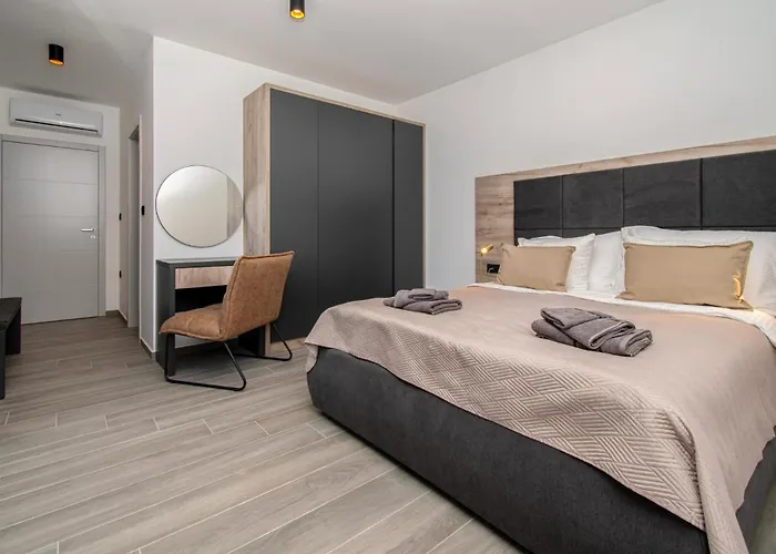 Infinity Gem Mit Beheizbarem Pool In Medulin, Istrien