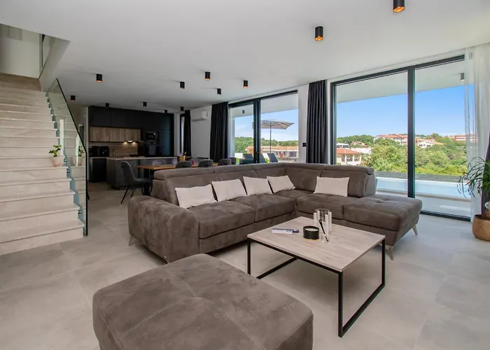 Infinity Gem Mit Beheizbarem Pool In Medulin, Istrien *