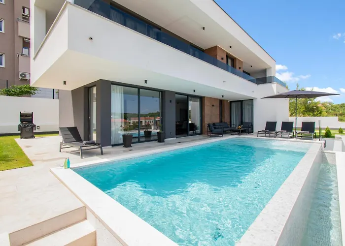 Infinity Gem Mit Beheizbarem Pool In Medulin, Istrien * 메덜린