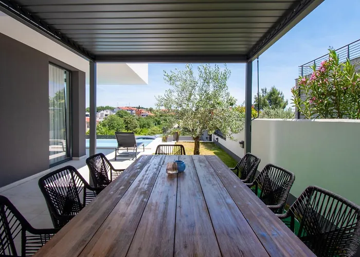 Infinity Gem Mit Beheizbarem Pool In Medulin, Istrien * 메덜린